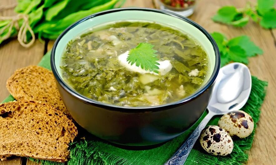 سست غذا کے لیے سبز سوپ۔